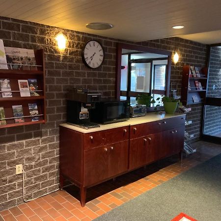 Motel Le Transit 圣伊莱尔山 外观 照片