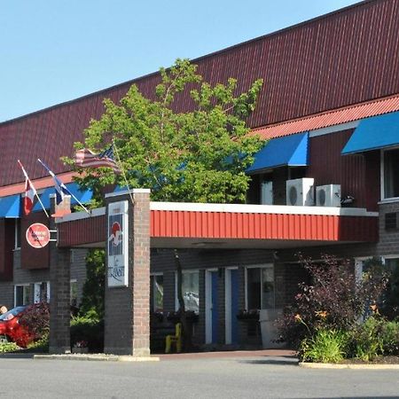Motel Le Transit 圣伊莱尔山 外观 照片