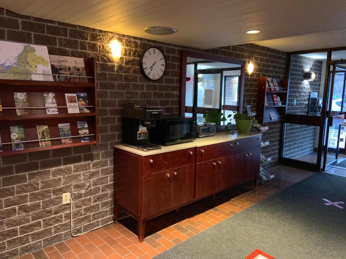 Motel Le Transit 圣伊莱尔山 外观 照片